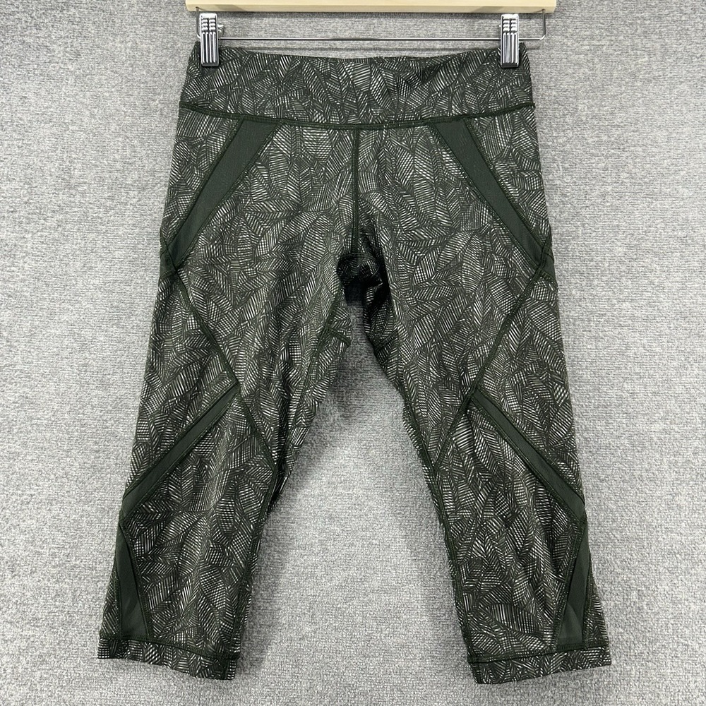 Lululemon Cool To Street Crop Women Size 6 Jazzy White Gator Green Activewear